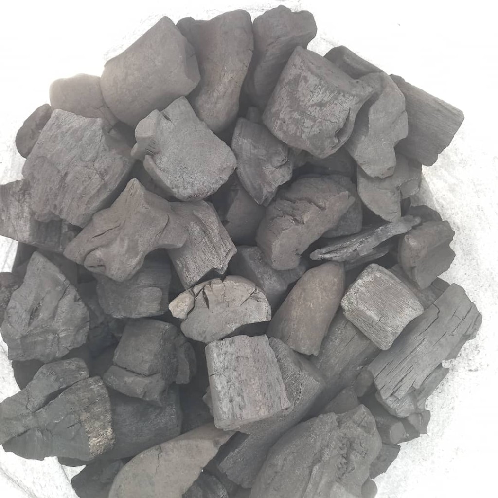Cut hardwood charcoal